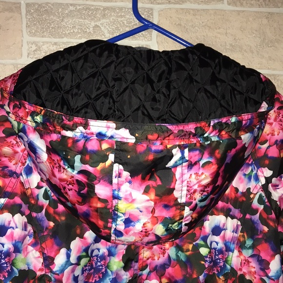 ✅Multi Colored Hooded Jacket - Picture 6 of 8